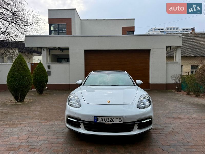 Фастбек Porsche Panamera 2017 в Києві