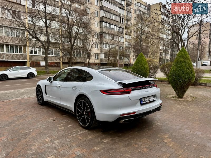 Фастбек Porsche Panamera 2017 в Києві
