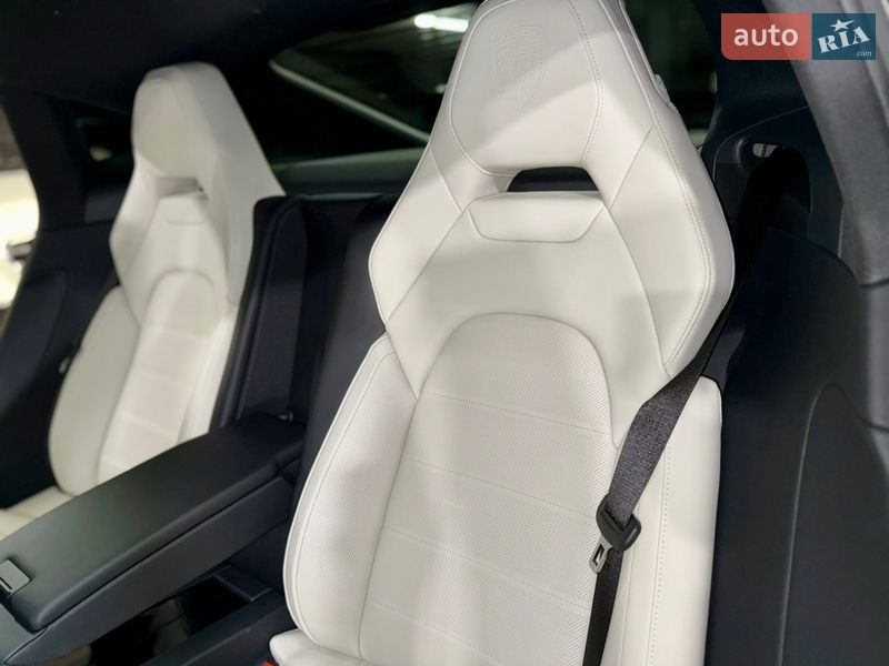 Фастбэк Porsche Panamera 2024 в Киеве фото 30 Фастбэк Porsche Panamera 2024 в Киеве