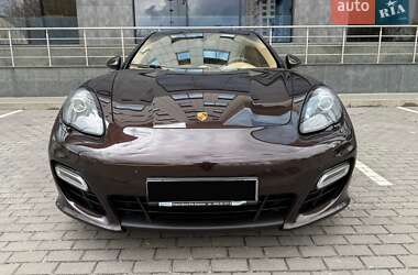 Фастбэк Porsche Panamera 2013 в Киеве