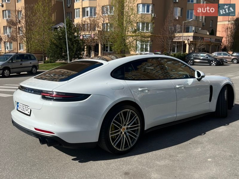 Фастбек Porsche Panamera 2018 в Києві