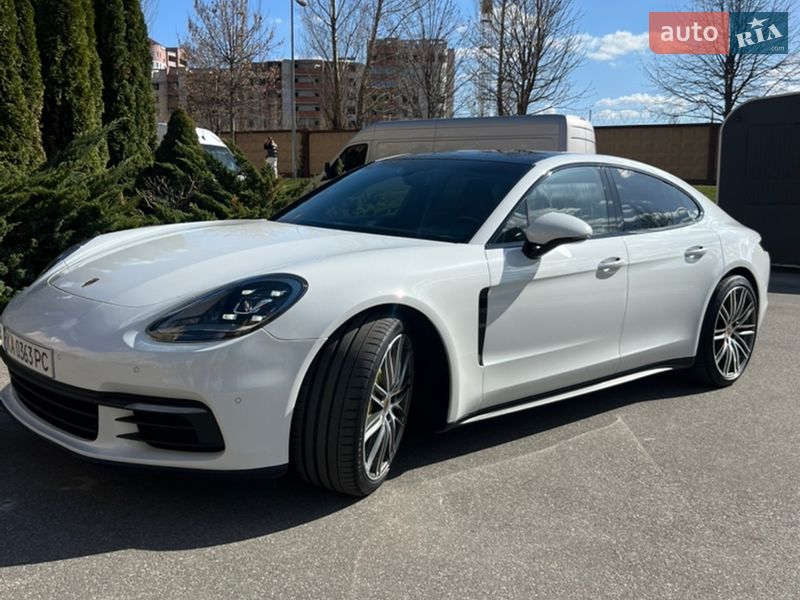Фастбек Porsche Panamera 2018 в Києві