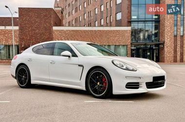 Фастбэк Porsche Panamera 2013 в Киеве