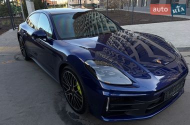 Фастбэк Porsche Panamera 2024 в Киеве