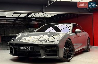 Фастбэк Porsche Panamera 2025 в Киеве
