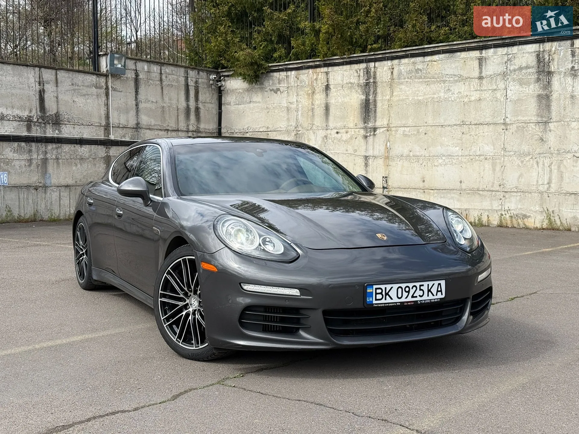 2014 Porsche Panamera - мініатюра 2