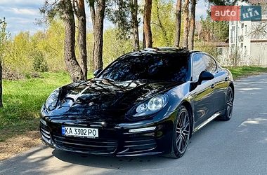 Фастбэк Porsche Panamera 2014 в Киеве