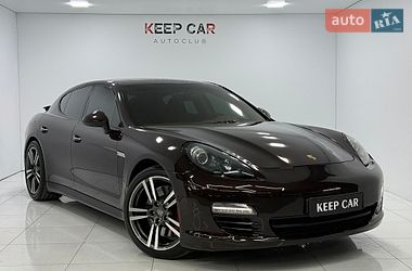 Фастбэк Porsche Panamera 2011 в Одессе