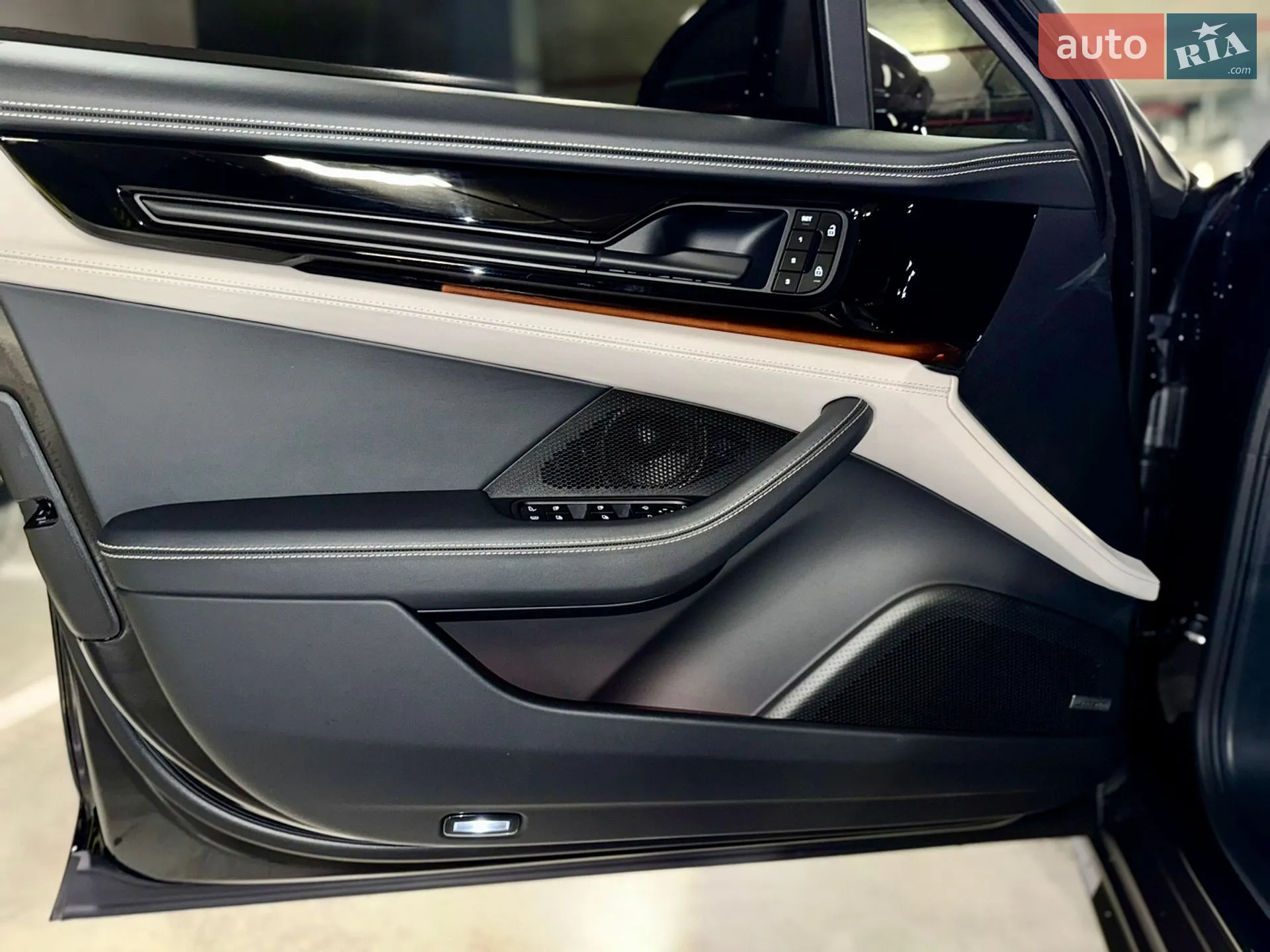 2024 Porsche Panamera - мініатюра 26