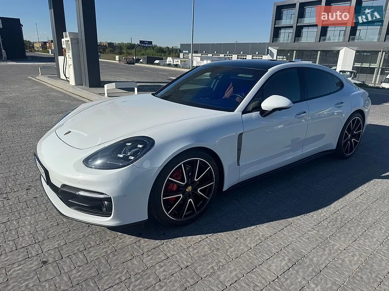 Porsche Panamera 2023