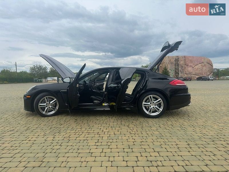 Фастбэк Porsche Panamera 2015 в Одессе