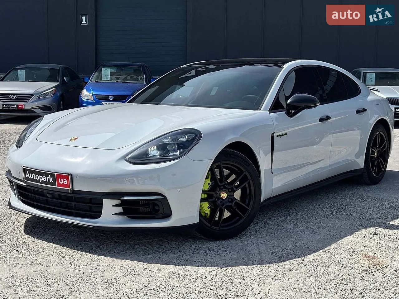 2017 Porsche Panamera - мініатюра 161