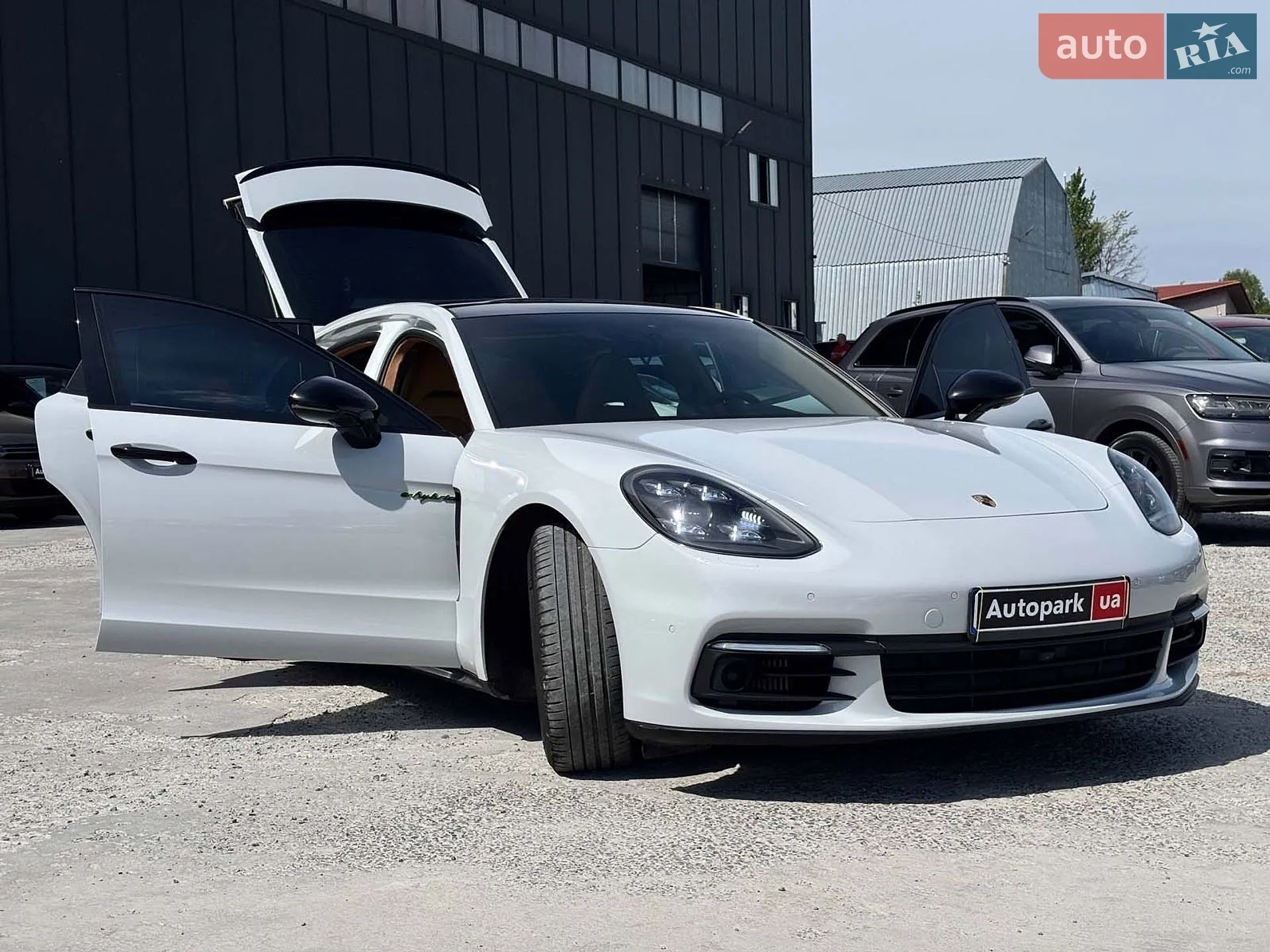 2017 Porsche Panamera - мініатюра 24