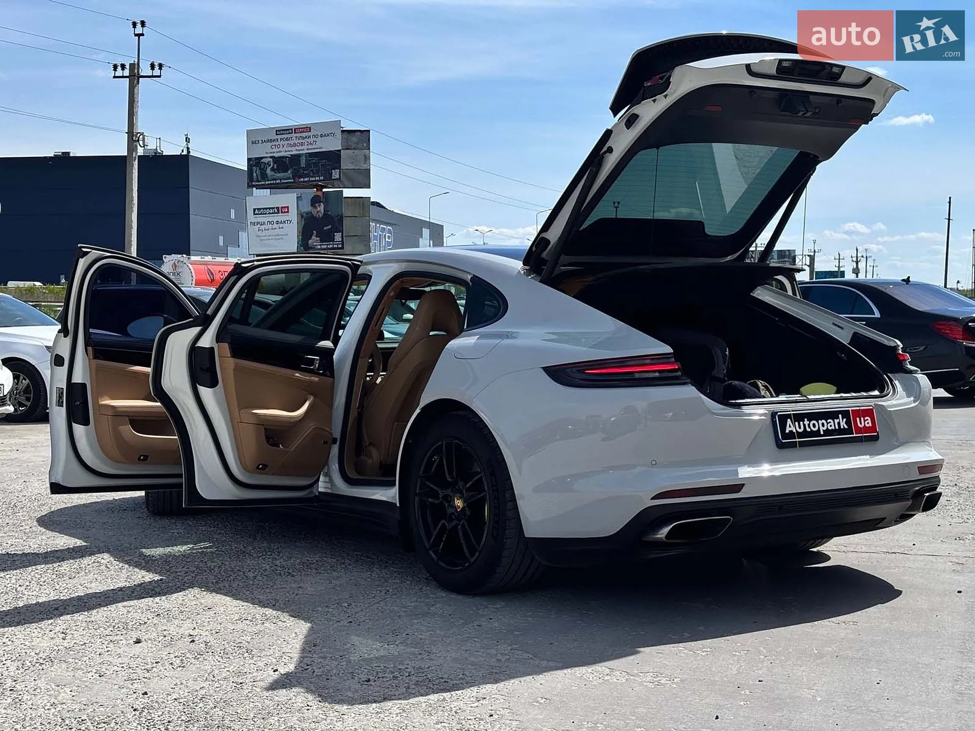 2017 Porsche Panamera - мініатюра 28