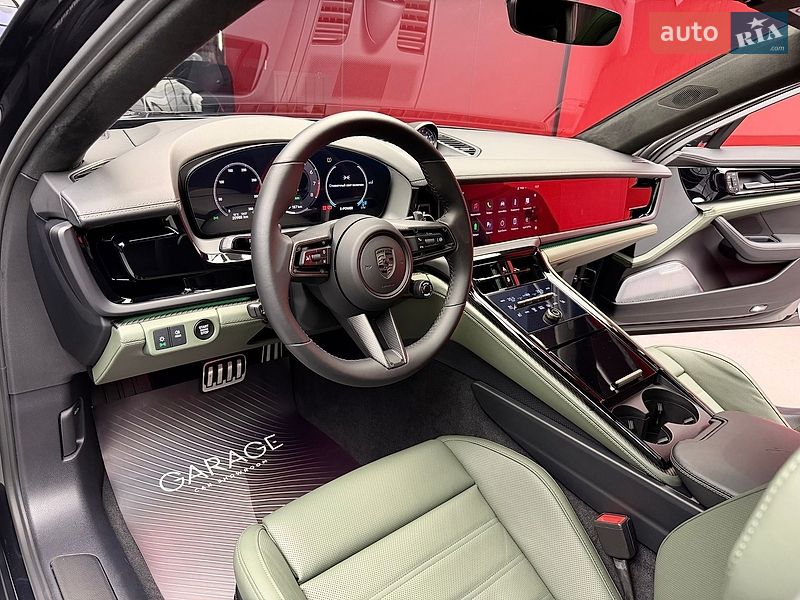 Фастбэк Porsche Panamera 2024 в Киеве