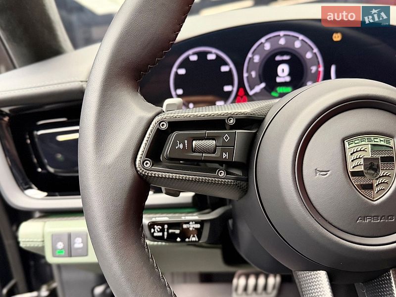 Фастбэк Porsche Panamera 2024 в Киеве