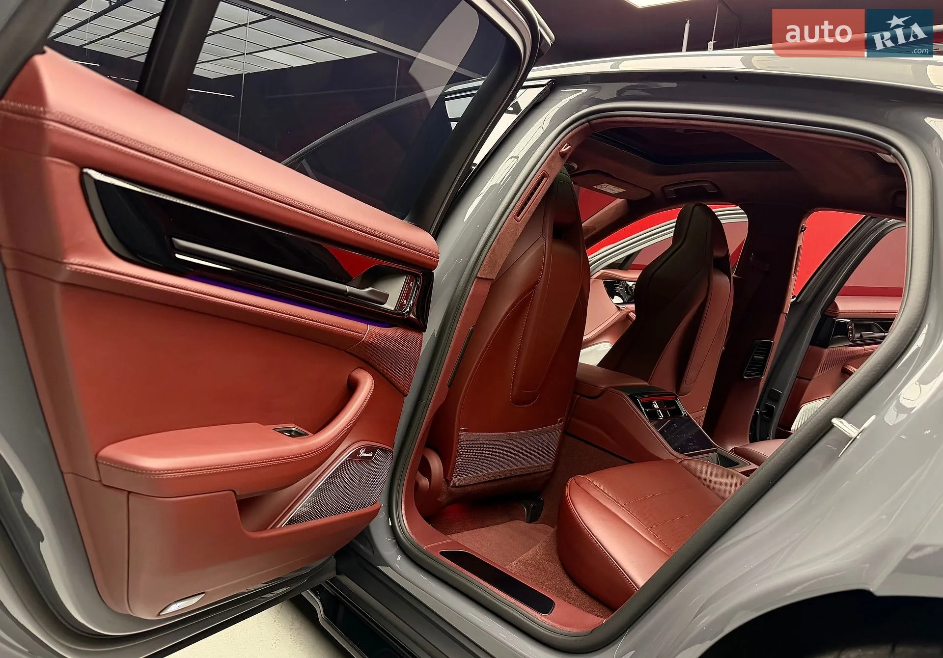 2025 Porsche Panamera - мініатюра 38