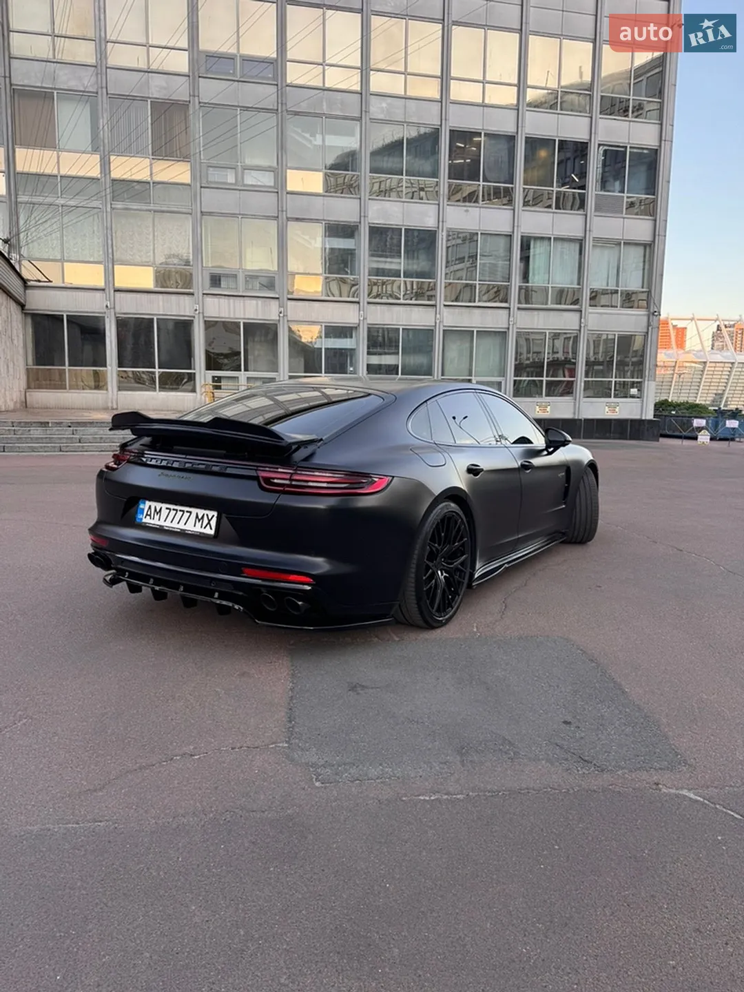2017 Porsche Panamera - мініатюра 2