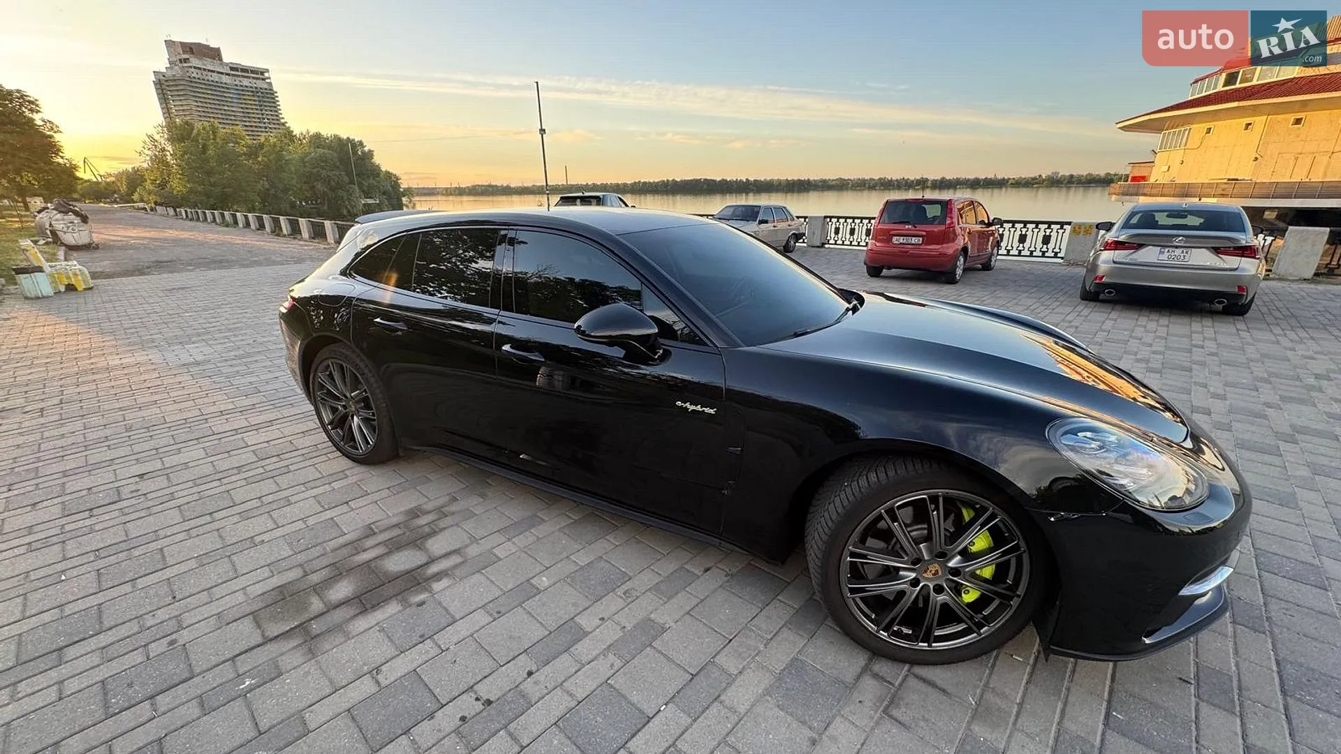 2018 Porsche Panamera - мініатюра 2