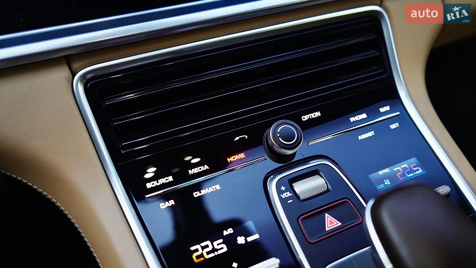 2017 Porsche Panamera - мініатюра 51