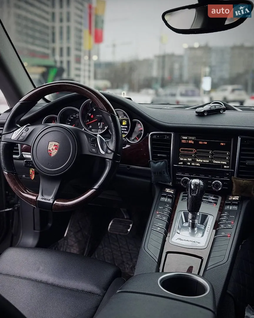 2013 Porsche Panamera - мініатюра 39
