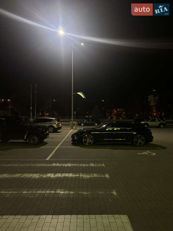 Универсал Porsche Taycan Cross Turismo 2021 в Киеве фото 7 Универсал Porsche Taycan Cross Turismo 2021 в Киеве