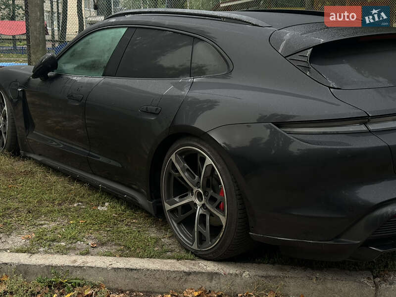 Универсал Porsche Taycan Cross Turismo 2021 в Киеве фото 6 Универсал Porsche Taycan Cross Turismo 2021 в Киеве