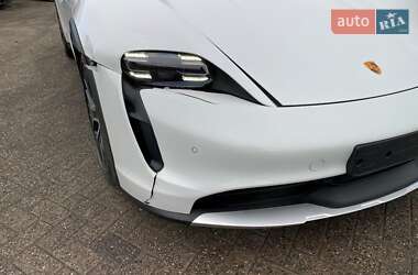 Универсал Porsche Taycan Cross Turismo 2023 в 