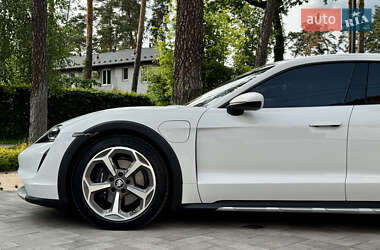 Универсал Porsche Taycan Cross Turismo 2021 в 