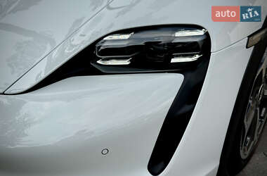 Универсал Porsche Taycan Cross Turismo 2021 в 