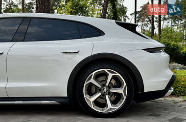 Универсал Porsche Taycan Cross Turismo 2021 в 