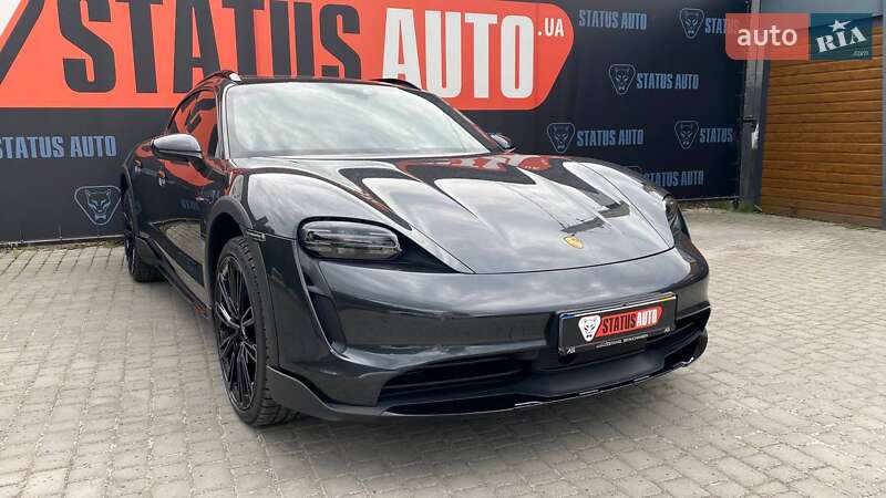Porsche Taycan Cross Turismo 2023