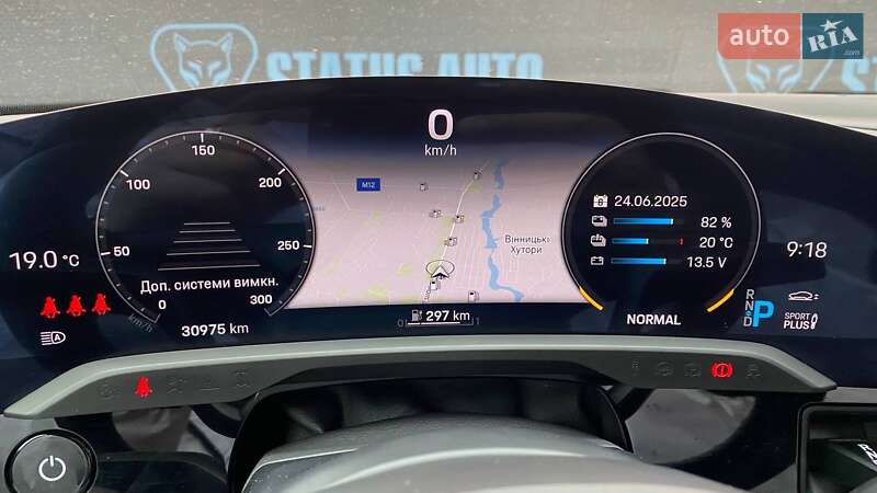Седан Porsche Taycan Cross Turismo 2023 в Виннице