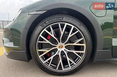 Универсал Porsche Taycan Cross Turismo 2024 в 
