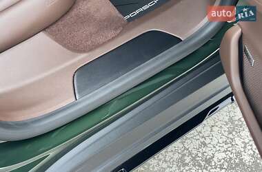 Универсал Porsche Taycan Cross Turismo 2024 в 