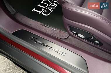Универсал Porsche Taycan Cross Turismo 2021 в 