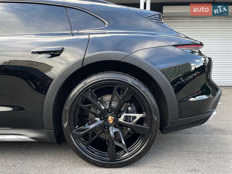 Універсал Porsche Taycan Cross Turismo 2023 в Києві фото 28 Універсал Porsche Taycan Cross Turismo 2023 в Києві