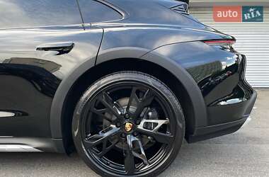 Универсал Porsche Taycan Cross Turismo 2023 в 