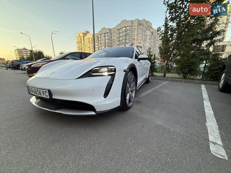 Универсал Porsche Taycan Cross Turismo 2021 в 