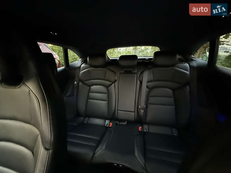 Универсал Porsche Taycan Cross Turismo 2021 в Киеве