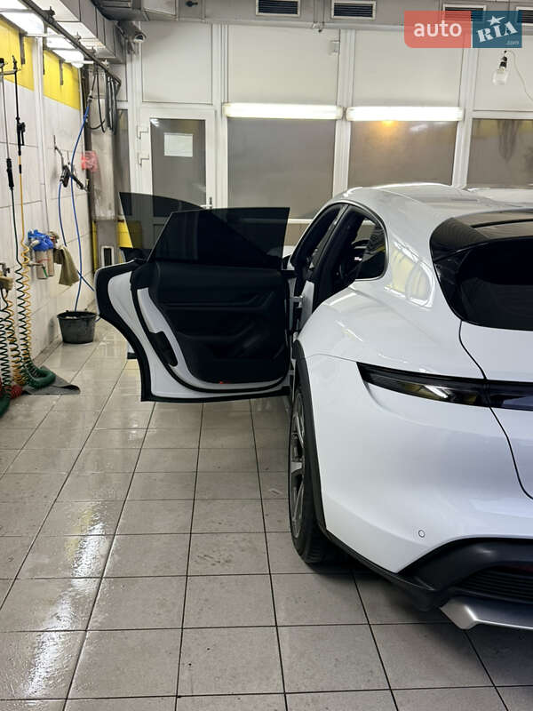Универсал Porsche Taycan Cross Turismo 2021 в Житомире фото 2 Универсал Porsche Taycan Cross Turismo 2021 в Житомире