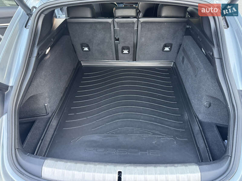 Седан Porsche Taycan Cross Turismo 2021 в Киеве фото 27 Седан Porsche Taycan Cross Turismo 2021 в Киеве