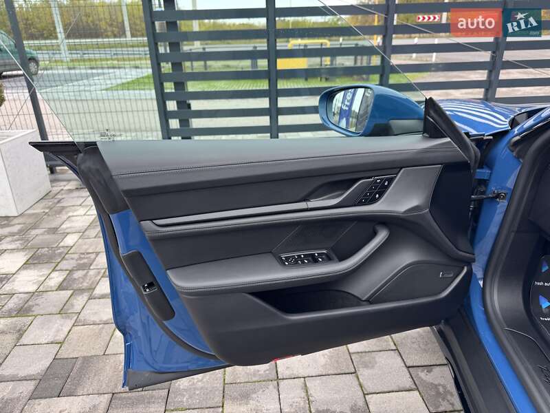 Универсал Porsche Taycan Cross Turismo 2023 в Ровно
