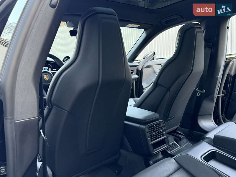 Універсал Porsche Taycan Cross Turismo 2023 в Києві