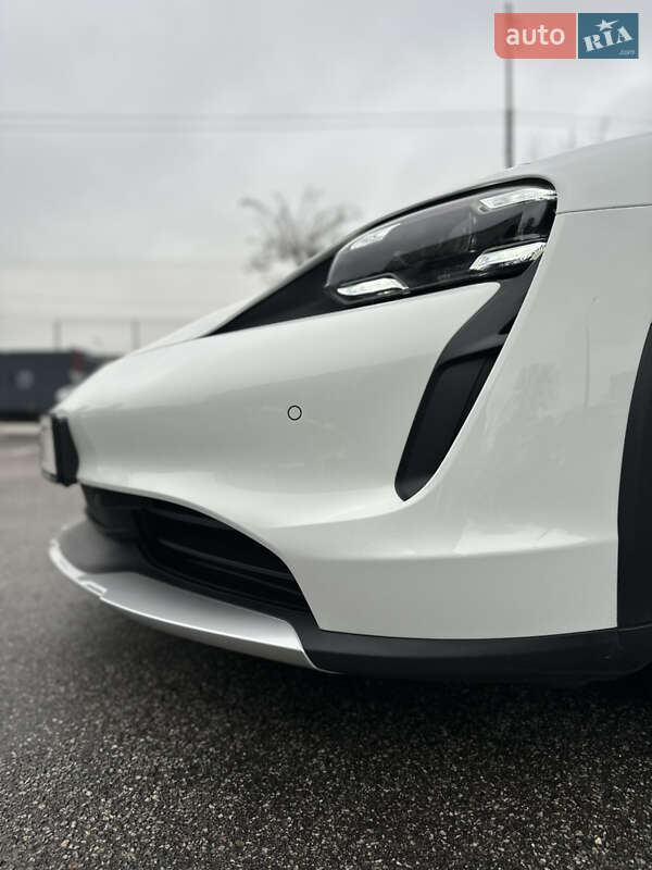 Универсал Porsche Taycan Cross Turismo 2021 в Киеве фото 18 Универсал Porsche Taycan Cross Turismo 2021 в Киеве