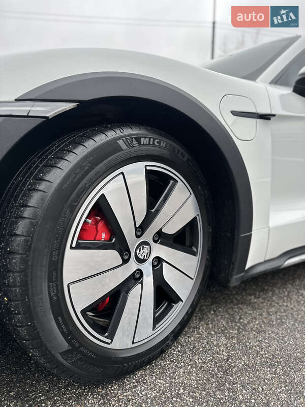 Универсал Porsche Taycan Cross Turismo 2021 в Киеве фото 16 Универсал Porsche Taycan Cross Turismo 2021 в Киеве