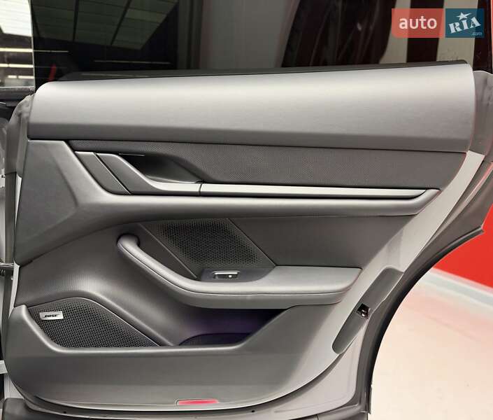 Універсал Porsche Taycan Cross Turismo 2023 в Києві