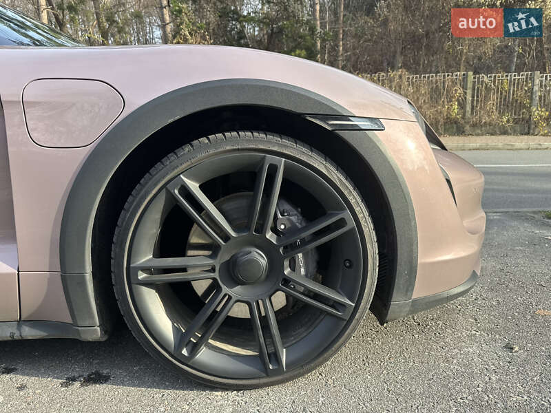 Универсал Porsche Taycan Cross Turismo 2021 в Киеве