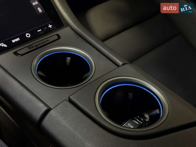 Универсал Porsche Taycan Cross Turismo 2021 в Луцке