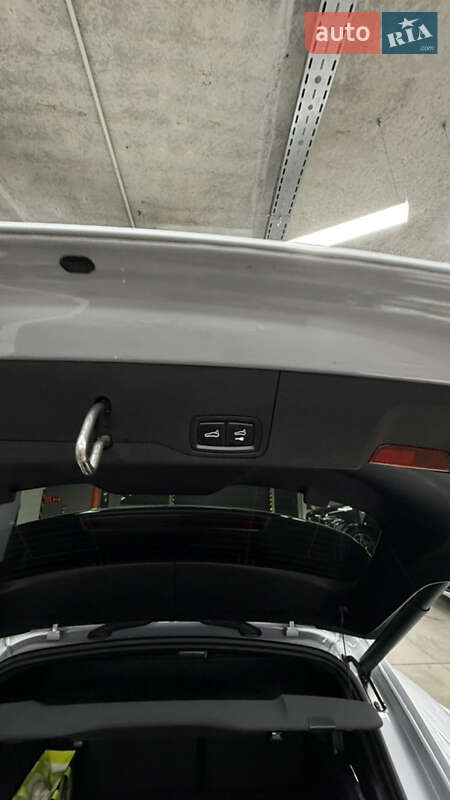 Универсал Porsche Taycan Cross Turismo 2022 в Киеве фото 10 Универсал Porsche Taycan Cross Turismo 2022 в Киеве